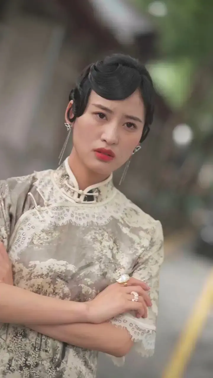 《透视狂医混都市》：医术超凡，都市奇遇！